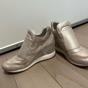 Wedge sneakers